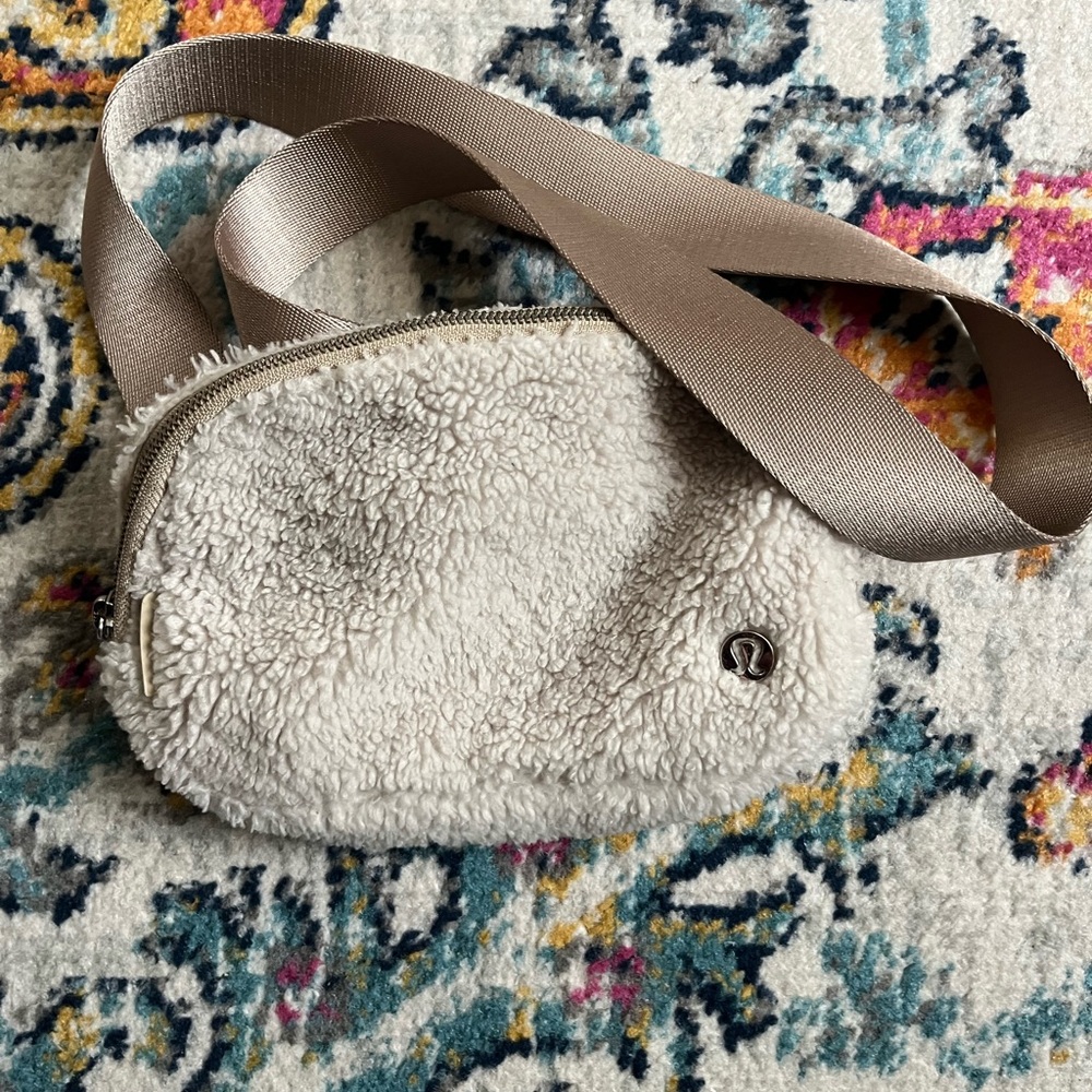 lululemon athletica Sherpa Crossbody Bag